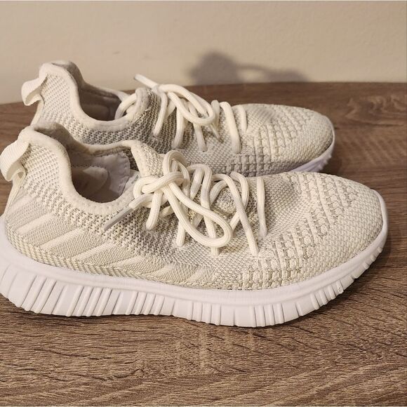 AVIA MIXED KNIT WHITE ATHLETIC WOMEN'S SHOES SIZE 6 - Picture 1 of 6